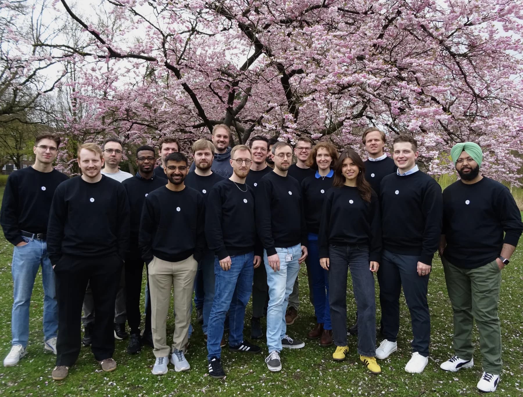 IDM team in front of the University Medical Center Hamburg-Eppendorf